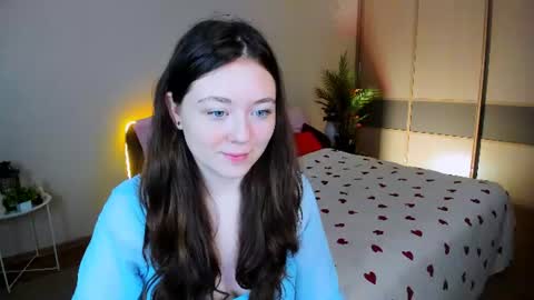 Snapshot of alluringeyess chatting on 06.14.26 alluringeyess online show from 06.14.26