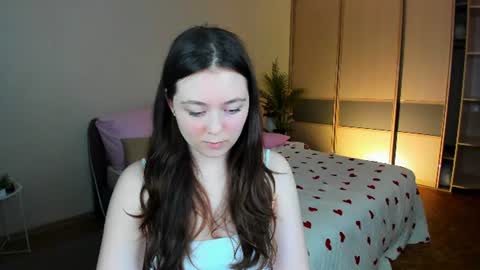 Snapshot of alluringeyess chatting on 06.24.26 alluringeyess online show from 06.24.26
