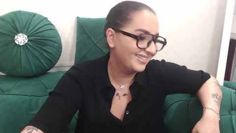 Snapshot of allyiah chatting on 04.21.26 online show from 04.21.26