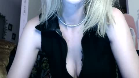 Snapshot of allyoursss1212 chatting on 07.11.26 Ally Girl In Her Ally World online show from 07.11.26