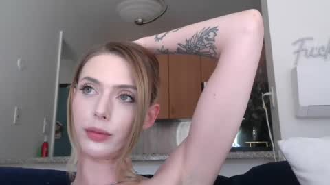 Snapshot of allyoursss1212 chatting on 07.18.26 Ally Girl In Her Ally World online show from 07.18.26