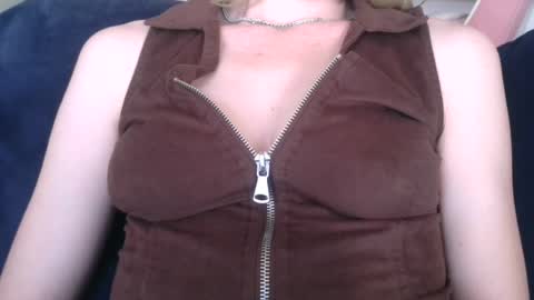 Snapshot of allyoursss1212 chatting on 07.22.26 Ally Girl In Her Ally World online show from 07.22.26