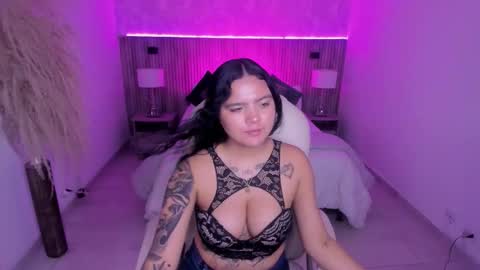allyson_brownn online show from 12.01.25