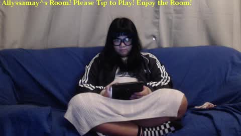 Snapshot of allyssamay chatting on 12.16.24 Allyssamay online show from 12.16.24