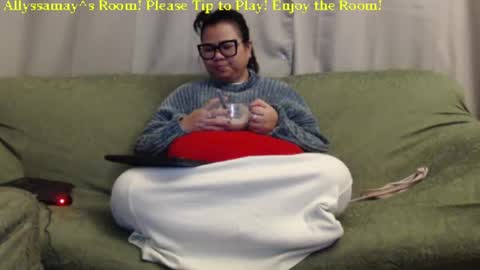Snapshot of allyssamay chatting on 12.30.24 Allyssamay online show from 12.30.24
