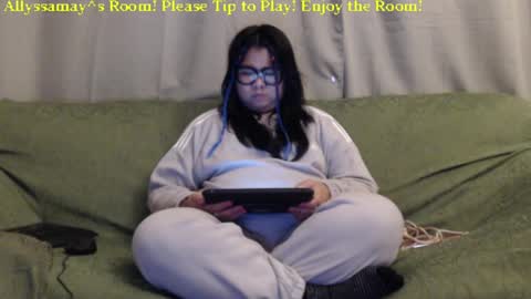 Snapshot of allyssamay chatting on 01.05.25 Allyssamay online show from 01.05.25