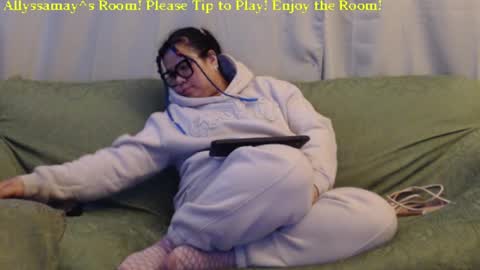 Snapshot of allyssamay chatting on 01.10.25 Allyssamay online show from 01.10.25