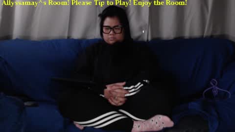 Snapshot of allyssamay chatting on 02.17.25 Allyssamay online show from 02.17.25