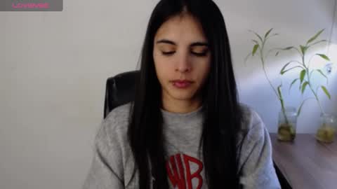 Snapshot of alma_sweet chatting on 03.08.25 Arhantxa online show from 03.08.25