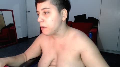 Snapshot of almondonwheels chatting on 01.02.25 Almond online show from 01.02.25