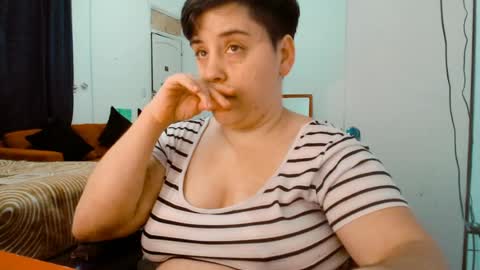 Snapshot of almondonwheels chatting on 04.24.26 Almond online show from 04.24.26