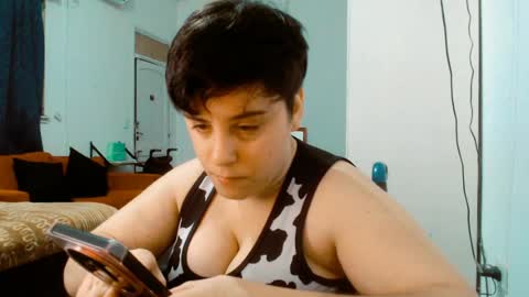 Snapshot of almondonwheels chatting on 05.15.26 Almond online show from 05.15.26
