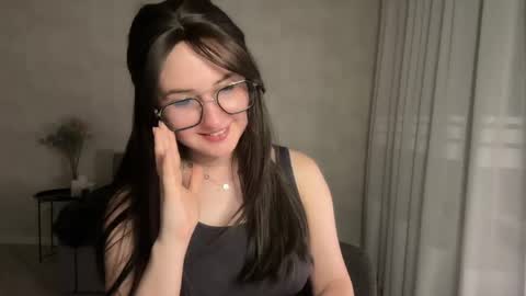 Snapshot of almostinnocent_ chatting on 05.07.26 Anna online show from 05.07.26