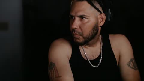 Snapshot of aloha_king chatting on 07.04.26 simplyfaded online show from 07.04.26