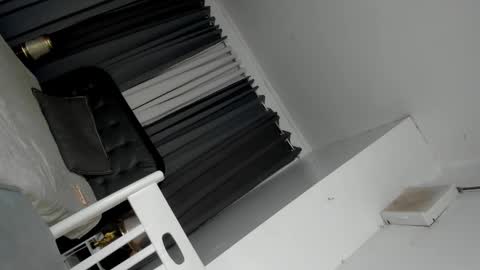 Snapshot of aloraminxx chatting on 12.04.25 Shane online show from 12.04.25