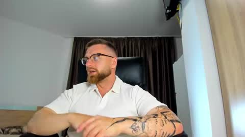 Alphaalexxx Lets reach Me 100 thumbs up online show from 06.20.26