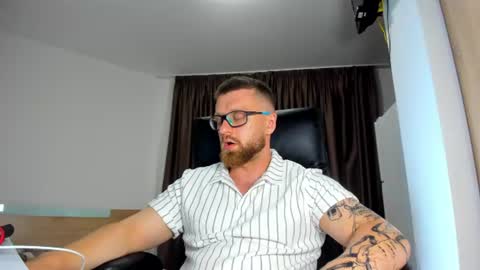 Alphaalexxx Lets reach Me 100 thumbs up online show from 06.21.26