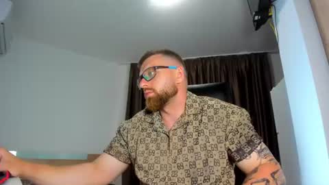 Alphaalexxx Lets reach Me 100 thumbs up online show from 06.22.26