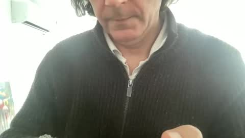 Snapshot of alphandre chatting on 01.25.25 AlphAndre online show from 01.25.25