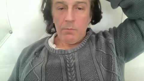 Snapshot of alphandre chatting on 03.02.25 AlphAndre online show from 03.02.25