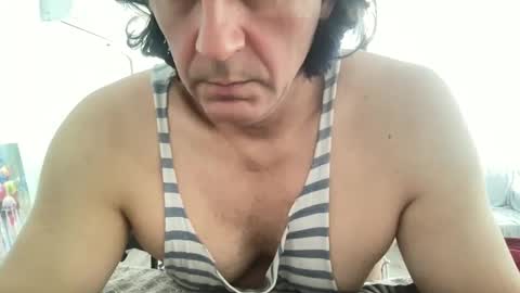 Snapshot of alphandre chatting on 03.02.25 AlphAndre online show from 03.02.25