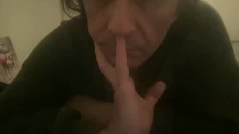 Snapshot of alphandre chatting on 03.08.25 AlphAndre online show from 03.08.25