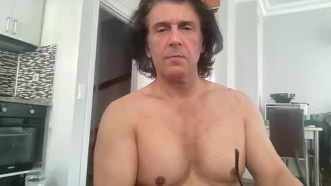 Snapshot of alphandre chatting on 03.12.25 AlphAndre online show from 03.12.25