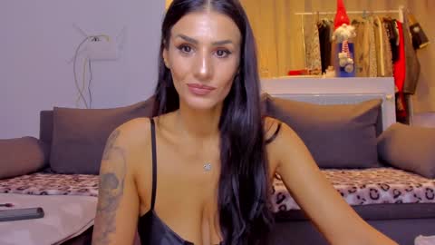 Snapshot of alphaqueenx chatting on 11.02.25 Michelle online show from 11.02.25