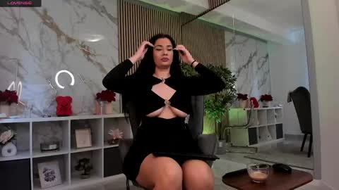 Snapshot of altessavoss chatting on 05.18.26 altessavoss online show from 05.18.26