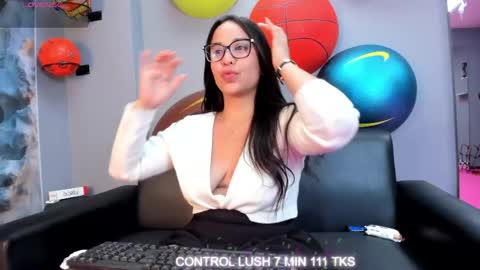 Snapshot of aluna_2_brown chatting on 05.28.26 ALUNA online show from 05.28.26