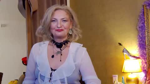 Alura Jenson online show from 06.04.26