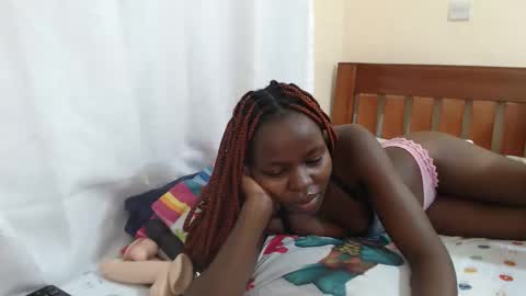 Snapshot of alvine_keji chatting on 04.12.26 Alvine keji online show from 04.12.26