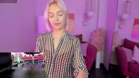 Snapshot of alysiasun chatting on 09.14.25 Alysia online show from 09.14.25