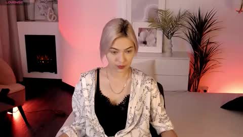Snapshot of alysiasun chatting on 09.29.25 Alysia online show from 09.29.25