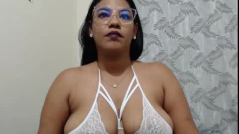 Snapshot of alyson_milf chatting on 01.30.25 alyson online show from 01.30.25