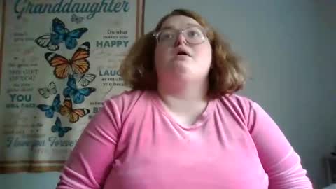 Snapshot of alyssa6960545 chatting on 10.20.25 Lily online show from 10.20.25