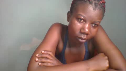 Snapshot of am_creme_delight chatting on 05.28.26 am_creme_delight online show from 05.28.26