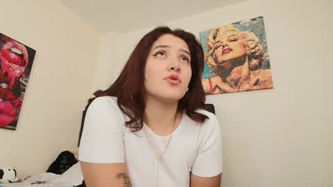 Snapshot of amabella_w chatting on 01.19.25 Isabella online show from 01.19.25