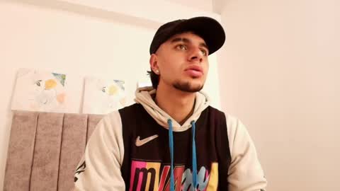 Snapshot of amadeo_wild chatting on 01.30.25 Amadeo Wild online show from 01.30.25