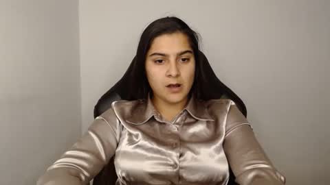 Snapshot of amanda5star chatting on 12.04.24 The queen of the biceps online show from 12.04.24