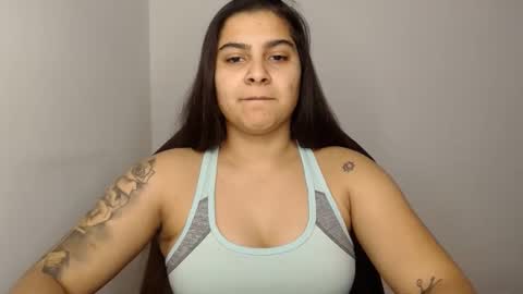 Snapshot of amanda5star chatting on 01.06.25 The queen of the biceps online show from 01.06.25