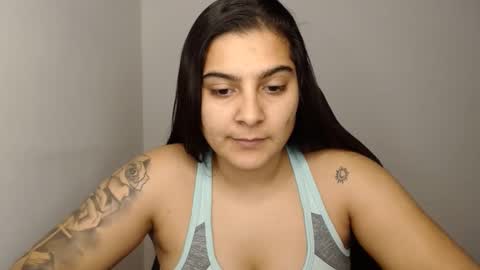 Snapshot of amanda5star chatting on 01.07.25 The queen of the biceps online show from 01.07.25