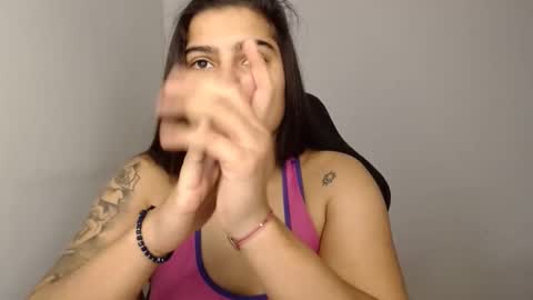 Snapshot of amanda5star chatting on 01.10.25 The queen of the biceps online show from 01.10.25