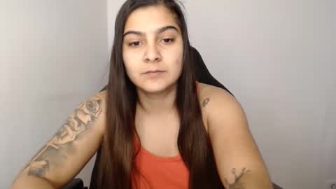 Snapshot of amanda5star chatting on 01.18.25 The queen of the biceps online show from 01.18.25