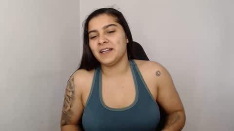 Snapshot of amanda5star chatting on 01.29.25 The queen of the biceps online show from 01.29.25