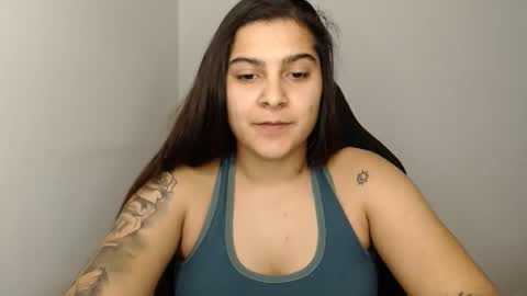 Snapshot of amanda5star chatting on 01.30.25 The queen of the biceps online show from 01.30.25