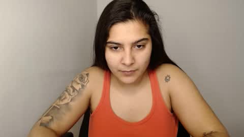 Snapshot of amanda5star chatting on 02.03.25 The queen of the biceps online show from 02.03.25