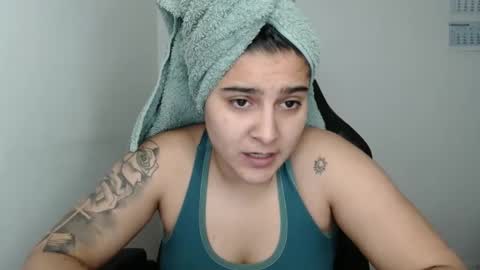 Snapshot of amanda5star chatting on 03.11.25 The queen of the biceps online show from 03.11.25