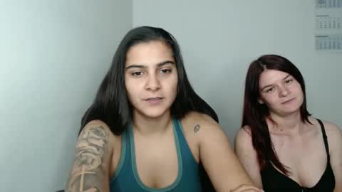 Snapshot of amanda5star chatting on 10.15.25 The queen of the biceps online show from 10.15.25