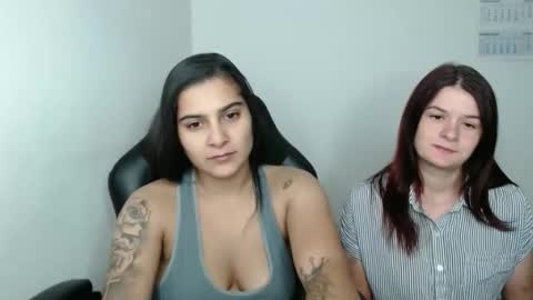 Snapshot of amanda5star chatting on 10.15.25 The queen of the biceps online show from 10.15.25